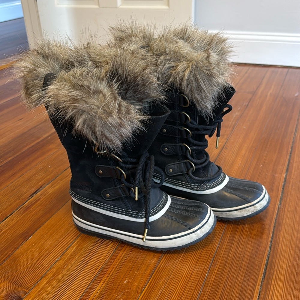 SOREL JOAN OF ARCTIC™ WOMEN'S WATERPROOF BOOT - size 6.5
